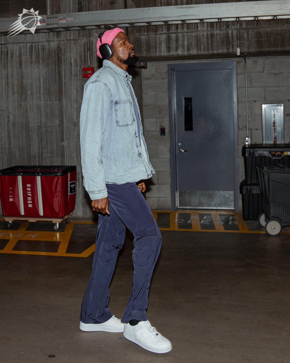 爱游戏在线-晋级下一阶段引发热议！，杜兰特在曼联比赛中表现优异热度持续攀升-爱游戏在线